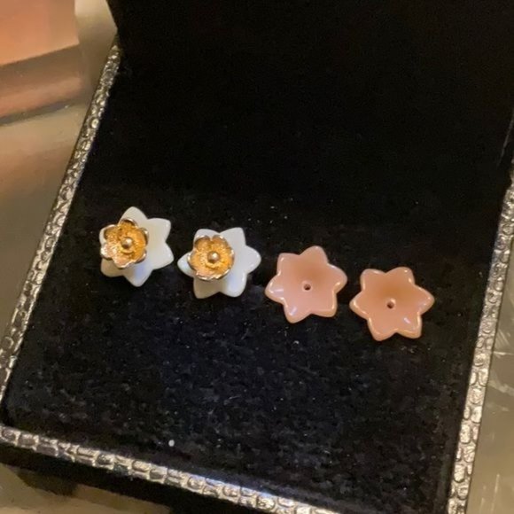 Vintage Avon 1983 Convertible Flower EARRINGS Box - Picture 1 of 3